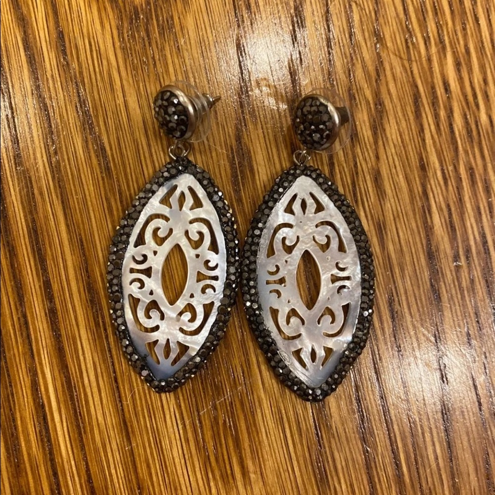 Sparkle dangle pearl earrings